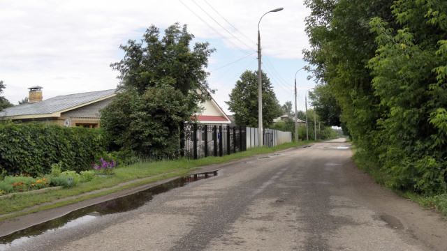 Улица Гоголя в городе Гороховце Владимирской области в районе домов 2 - 4 в 2012 году