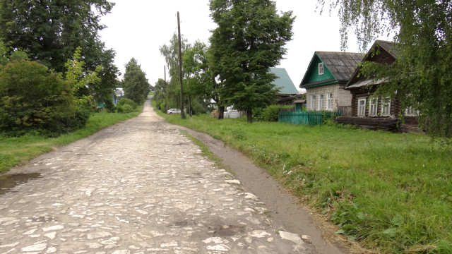 2012 Улица Калинина в городе
Гороховце Владимирской области в районе домов 6 и 8