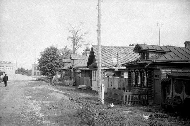 1978 Улица Луначарского в районе домов 50 - 52 в городе Гороховце Владимирской области в 1978 году