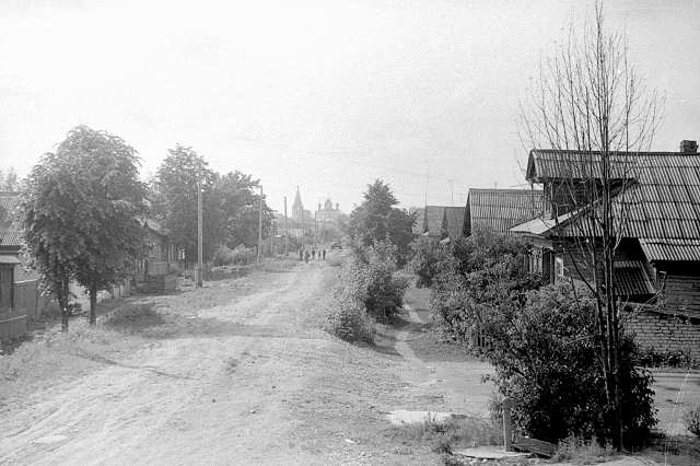 1978 Вид на улицу Луначарского от улицы Братьев Бесединых в городе Гороховце Владимирской области до асфальтировки