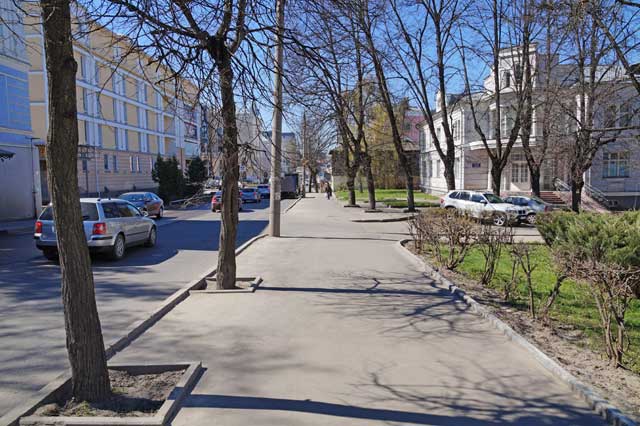 2014 улица Дзержинского в районе домов 3 - 5, город Владимир