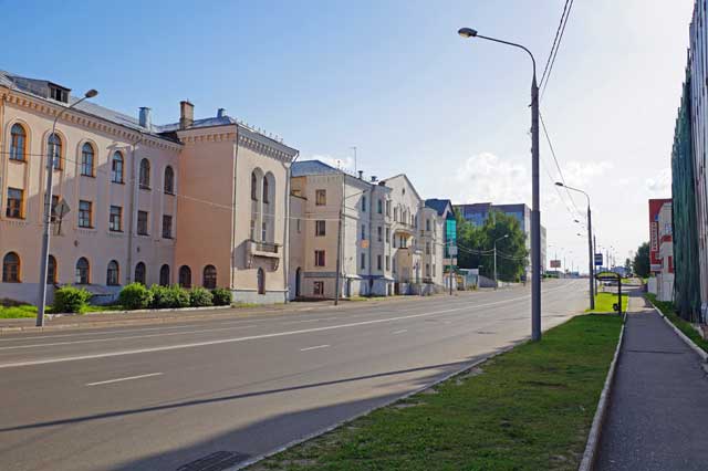 2016 улица Дзержинского в районе ТЦ Типография, город Владимир