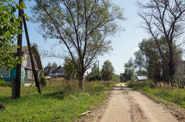 2024 Главная улица деревни Чёково Гусь-Хрустального района Владимирской области