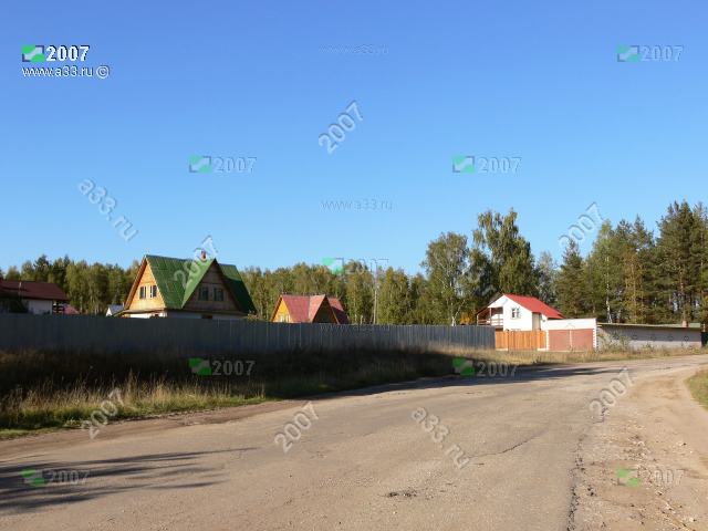 2007 Общий вид улицы Полевая села Семёновское Киржачского района Владимирской области с трассы Горки - Киржач