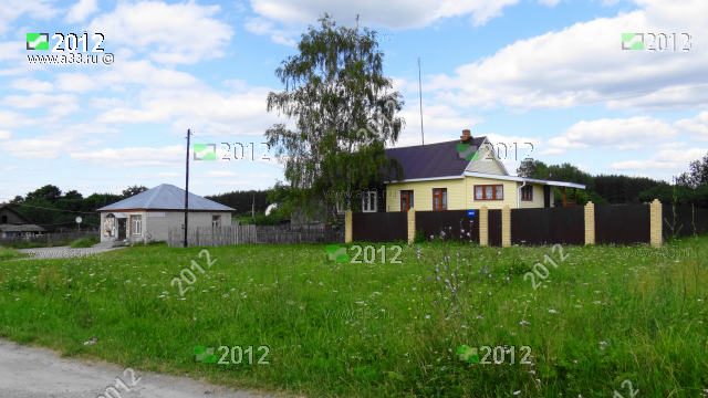 2012 Дом 35 двухквартирный, находится возле магазина деревни Дмитриево Ковровского района Владимирской области