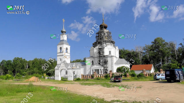 Церковь Сретения Господня 1771 года постройки на кладбище Никола-Новый Судогодского района Владимирской области