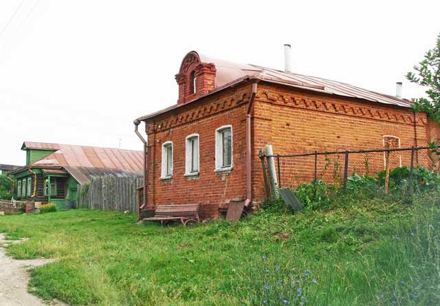 2005                