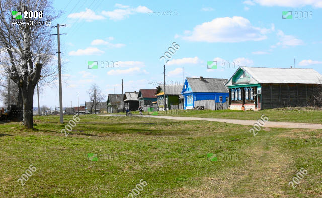 Улица Садовая в посёлке Пировы Городищи Вязниковского района Владимирской области не самая главная но самая почтенно старая