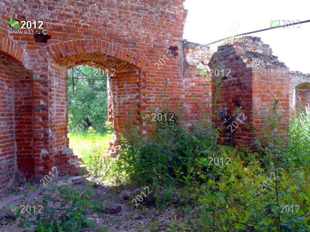 2012 Южная стена церкви в интерьере село Чёково Юрьев-Польского района Владимирской области
