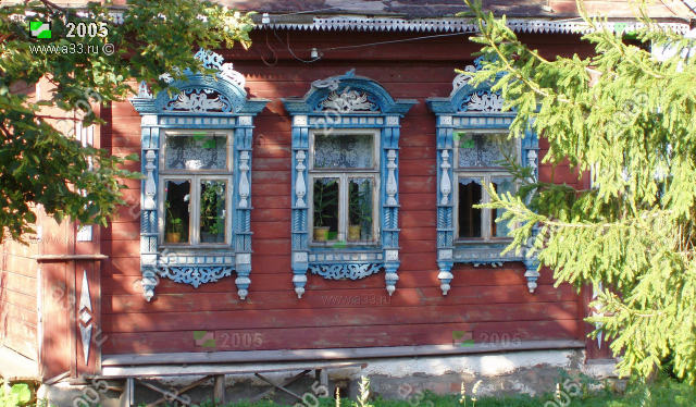 2005 деревянные наличники дома 15 село Фёдоровское Юрьев-Польский район Владимирская область