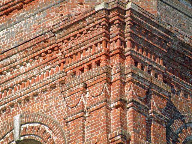 2011 угловые лопатки на среднем ярусе колокольни село Афанасьевское Шуйского района Ивановской области