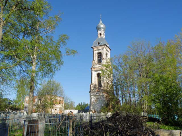 2011 сохранившаяся колокольня Ильинской церкви село Ильинское Шуйский район, Ивановская область