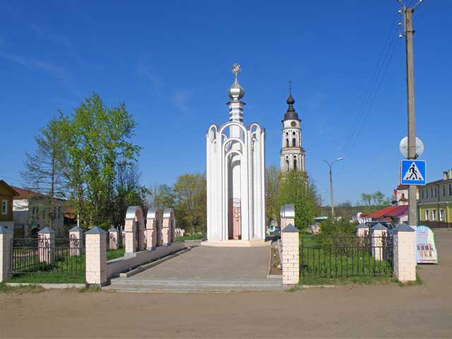 2011 мемориал - часовня землякам, погибшим в Великой Отечественной войне посёлок Лежнёво на въезде по главной дороге Лежнёвский район, Ивановская область