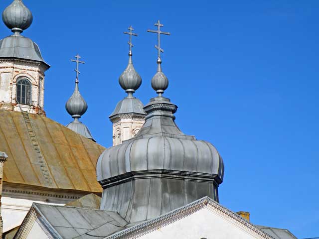 2011 глава интересной формы на приделе Троицкой церкви посёлок Лежнёво Лежнёвского района Ивановской области