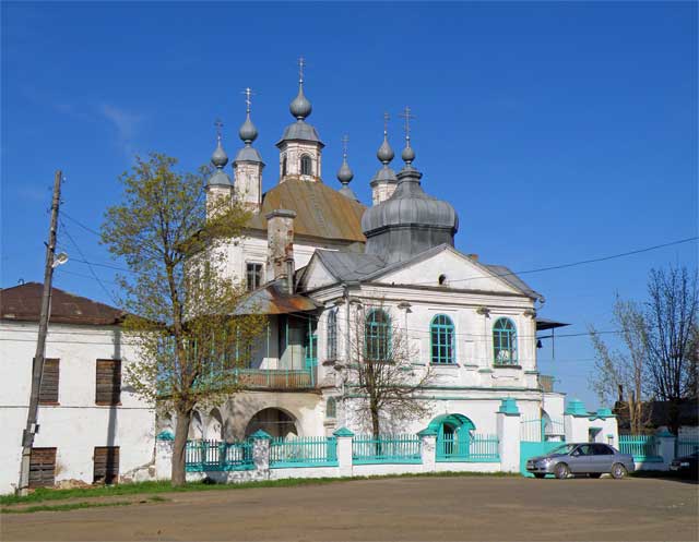 2011 церковь Троицы Живоначальной до ремонта посёлок Лежнёво Лежнёвского района Ивановской области