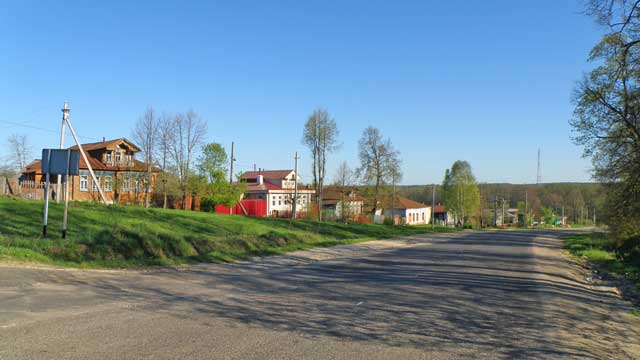 2011 улица Советская в районе домов 48, 50 село Воскресенское Савиновского района Ивановской области