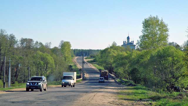 2011 проезжее село Воскресенское на трассе Ковров - Шуя Савинский район, Ивановская область