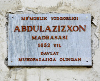 Abdulazizxon madrasasi 1652 yil